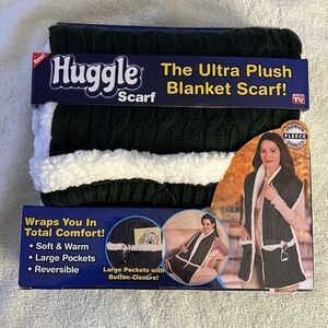 Huggle Scarf